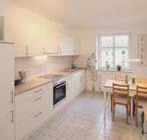 Ruhig & Renoviert: 2-Zimmer, EBK, Balkon, Garage - nahe Schloß - Schleswig