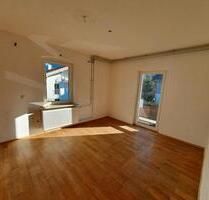 Helle 2 Zi-Wohnung mit Küche und 2 Balkone, 1 Stellplatz - Bayerisch Gmain