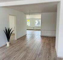 Top Sanierte 3 Zi Loft Wohnung - 1.200,00 EUR Kaltmiete, ca.  135,00 m² in Kaltenkirchen (PLZ: 24568)