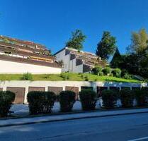 Interessante 2-Zimmer-Wohnung mit Tageslichtbad, moderne Wischböden, Einzelgarage und riesiger Westdachterrasse - Passau Auerbach