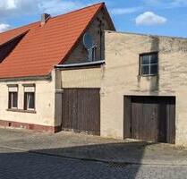 Einfamilienhaus mit Nebengelass und kleiner Werkhalle - Nienburg (Saale)