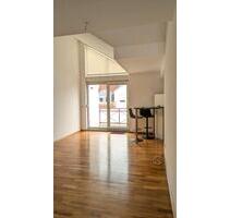 Charmante 2,5-Zimmer-Maisonettewohnung mit Balkon & TG-Stellplatz - Fürth Atzenhof