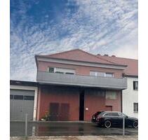 Sofort beziehbare, attraktive 4 Zimmer-Wohnung mit großem Balkon in zentraler Stadtlage von Ebern, Wohnfl. 120m²