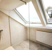 NÜRTINGEN: 3-Zimmer-Dachgeschosswohnung mit Blick ins Grüne