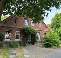 Haus mit zwei Wohneinheiten, Scheune und parkähnlichem Garten - Wurster Nordseeküste