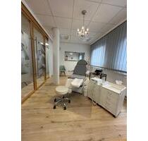 Voll ausgestatteter Fußpflegeraum zur Stuhlmiete - Brigachtal