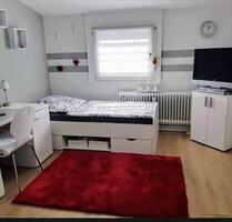 Helle, 4-Zimmer-DG Wohnung mit EBK - Neu-Isenburg