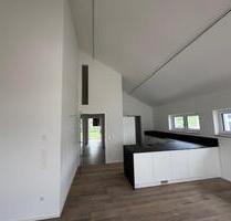 Modernes Wohnen: 3-Zimmer-Neubau mit Garten und Balkon - Niederrieden