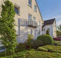 Stilvolle 3,5-Zimmer-Wohnung in Bad Lippspringe: Toller Schnitt, 90 qm, Balkon, Garage