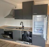 Kuschlige 2 Raum Dachgeschosswohnung m. Einbauküche - Klipphausen