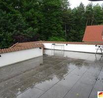Ca. 45 m² Dachterrasse! Gepflegte Wohnung mit Einbauküche und Carport! - Bielefeld Senne