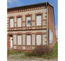 Stendal-Stadthaus in Röxe - 145.000,00 EUR Kaufpreis, ca.  214,00 m² in Stendal (PLZ: 39576)