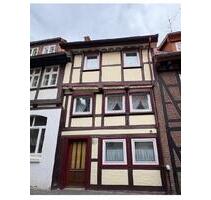 Möbliertes Fachwerkhaus mit Modernisierungsbedarf zu vermieten - Northeim