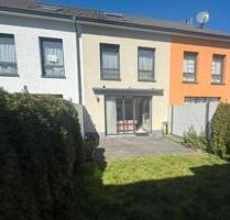 Bestlage: Modernes Reihenhaus nähe Zentrum. Privatverkauf - Schwäbisch Gmünd