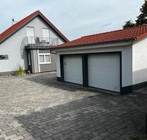 Modernes Einfamilienhaus mit Doppelgarage , Gartenidylle - Albbruck