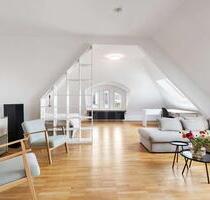 Dachgeschossloft mit Blick über den Habsburgerplatz - München Schwabing-Freimann