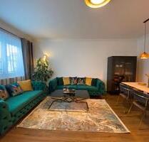 Möblierte Wohnung mit Einbauküche, Ballkon und Außenstellplatz - Berlin Spandau