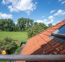Schöne 4-Zimmer-DG-Wohnung mit zwei Stellplätzen zu vermieten - Freital