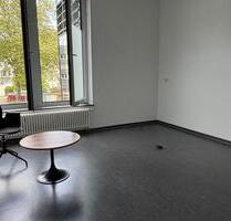 Heller Praxisraum und kl. Büro in modernem Ärztehaus zu vermieten - Bremen Neustadt