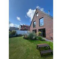 Modernes Einfamilienhaus in Oldenburg-Eversten – PV & Garten