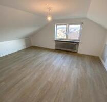Helle Dachgeschosswohnung mit Stil – zentral gelegen in Schönaich