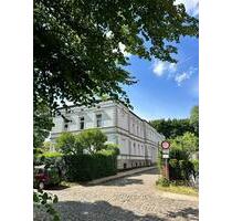 Maritime 3-Zimmer-Altbauwohnung mit direkter Wasserlage, Strandnähe & Charme in Kiel-Friedrichsort