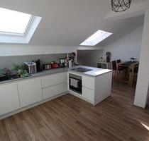 Hochwertig renovierte Dachgeschosswohnung mit Einbauküche in der südlichen Vorstadt von Koblenz!