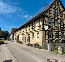 Großzügiges Einfamilienhaus mit Scheue und großem Gartengr - Crailsheim