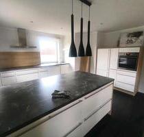 schöne 3-Zimmer Wohnung in herrlicher Alleinlage zu vermieten - Burghausen