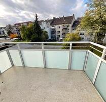 Frisch renovierte 2-Zimmer-Wohnung mit Balkon! - Duisburg Mittelmeiderich
