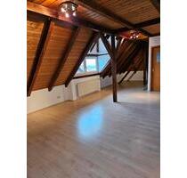 Dachwohnung in KC-ZIEGELERDEN - 690,00 EUR Kaltmiete, ca.  70,00 m² in Kronach (PLZ: 96317)