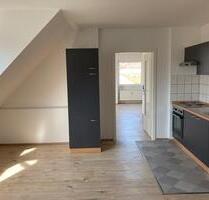 Hell, renoviert, Balkon -neue Einbauküche & Tageslichtbad - Braunschweig Broitzem