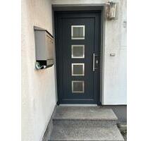 Wohnung mit eigenem Eingang - 700,00 EUR Kaltmiete, ca.  52,00 m² in Solingen (PLZ: 42657) Höhscheid