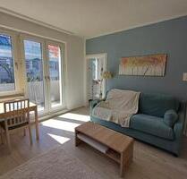 Balkon + EBK helle renovierte 2 Zimmer Wohnung KDBad Wohnung - Krefeld