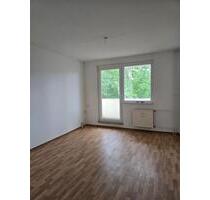 Tolle 3 -Raumwohnung mit Wanne und Balkon im 2. Obergeschoss - Gera Bieblach-Ost