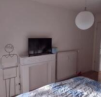 Stilvolle, geräumige 2-Zimmer-Wohnung, möbliert, in München befri