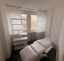 Kosmetikraum zur Vermietung - 450,00 EUR Kaltmiete, ca.  10,00 m² in Stuttgart (PLZ: 70173)