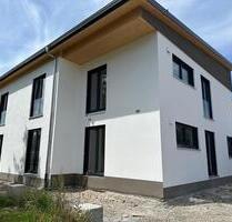 Neubau-Erstbezug: Exklusive 3-Zimmer-EG mit Terrasse in Aach-Linz - Pfullendorf