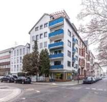 Großzügig geschnittene drei-Zimmer Wohnung mit EKB und Balkon Zentral in Frankfurt B - Frankfurt am Main Gallus