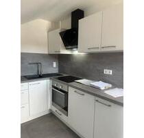 Helle 3-Zimmer-DG-Wohnung in Weinsberg, modern und kernsaniert - Heilbronn