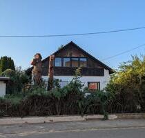 Großes Haus in ruhiger Lage - 199.000,00 EUR Kaufpreis, ca.  253,00 m² in Eppelborn (PLZ: 66571)