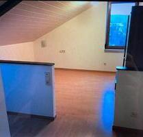 2 Zimmer DG Wohnung Metzingen - 500,00 EUR Kaltmiete, in Metzingen (PLZ: 72555)
