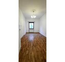 2 Zimmerwohnung, große Küche, neues Bad, Balkon - Mannheim Gartenstadt
