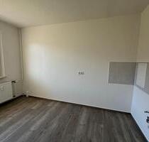 Im Erdgeschoss: 1-Raum-Wohnung mit saniertem Bad - Oschersleben (Bode)