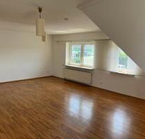 Ruhige Wohnung mit Westbalkon und Stellplatz - Giesen