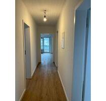 KH-Winzenheim; hübsche 2-Zimmer-Dachwohnung mit Balkon und Stellplatz - Bad Kreuznach