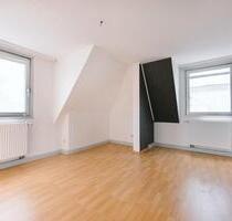 Charmante Dachgeschosswohnung mit 2 Zimmern in Altenkirchen - Altenkirchen (Westerwald)