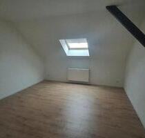 +Kostenlose Einbauküche+ Renovierte 2-Zimmer-Dachgeschosswohnung - Aschersleben