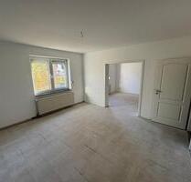 Helle, sanierte 3 Raum-EG-Wohnung Balkon und Garage - Halberstadt