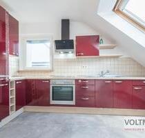 DURCHDACHT - helle Dachgeschosswohnung mit Einbauküche und Balkon in Neunkirchen!